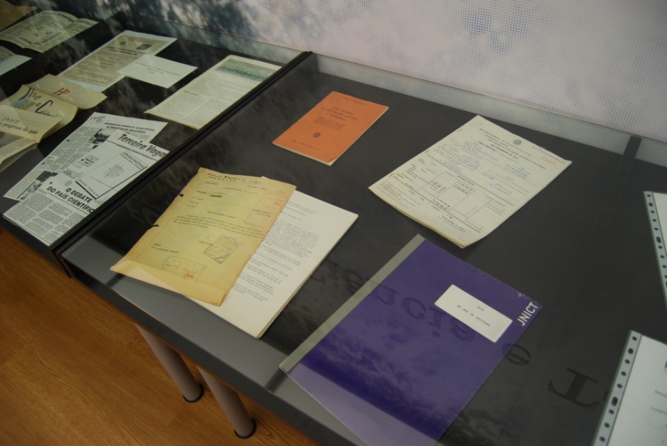Fotografia documentos do ACT em exposição